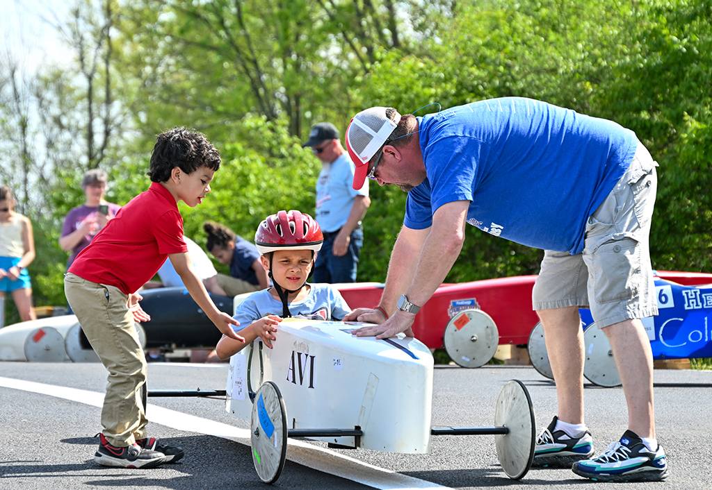 Test Drive a Gravity Powered Soap Box Derby Racing Car